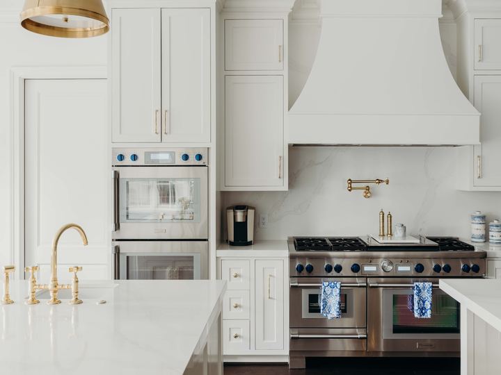 Calacatta Gold quartz kitchen